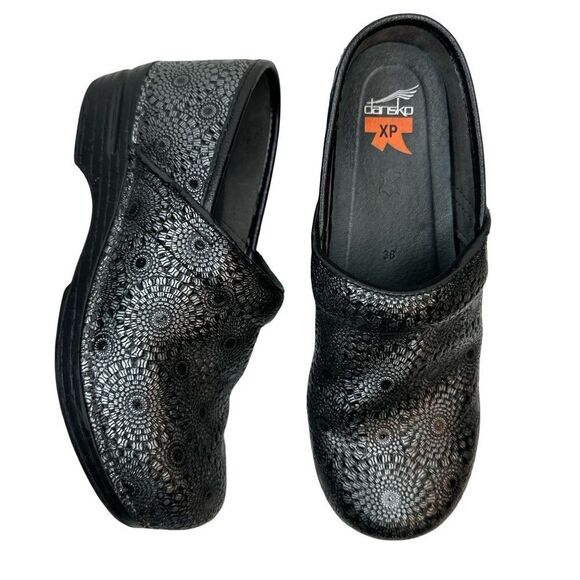 Dansko Pro XP Black Silver Medallion Embossed Patent Clog Sz US 7.5 8 EU 38 - Picture 8 of 17